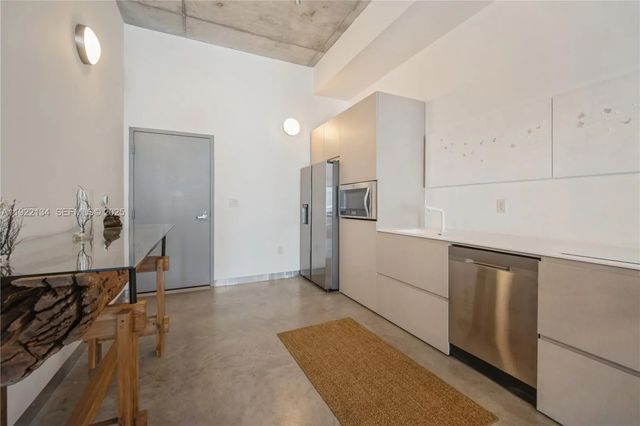 5 of 32 - 2001 Meridian Avenue #512, Miami Beach, FL