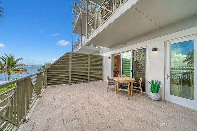 4 of 36 - 41 Sw Seminole Street #205, Stuart, FL