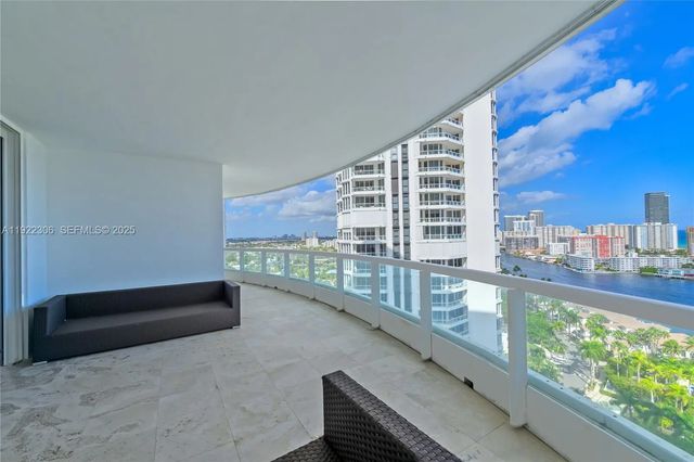 21050 Point Place #2001, Aventura