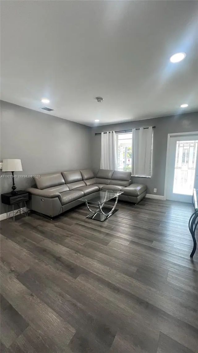 5 of 22 - 1401 Ne 14th Court, Fort Lauderdale, FL