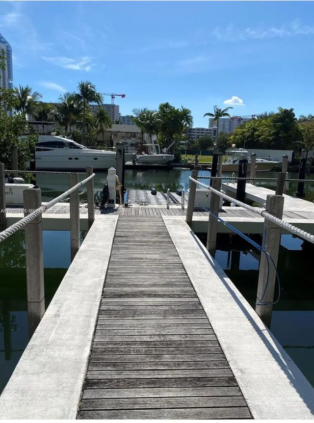 16400 Collins Avenue, Sunny Isles Beach