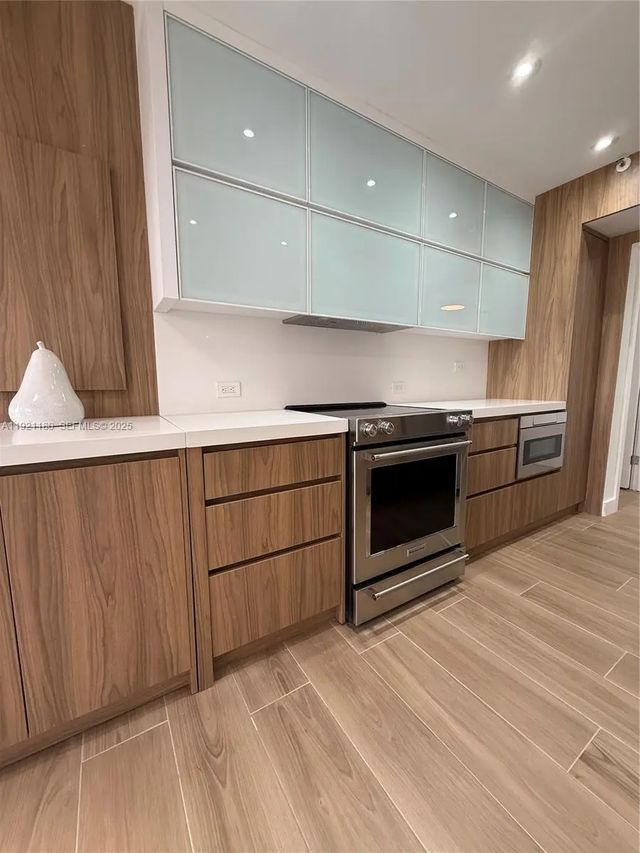 2 of 56 - 20191 E Country Club Drive #504, Aventura, FL