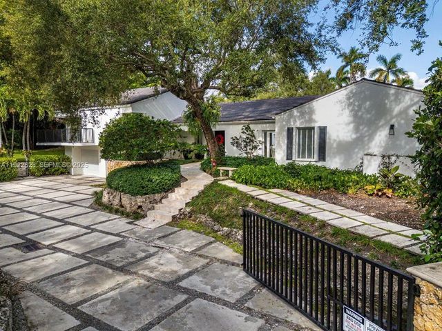 7000 Robles Street, Coral Gables