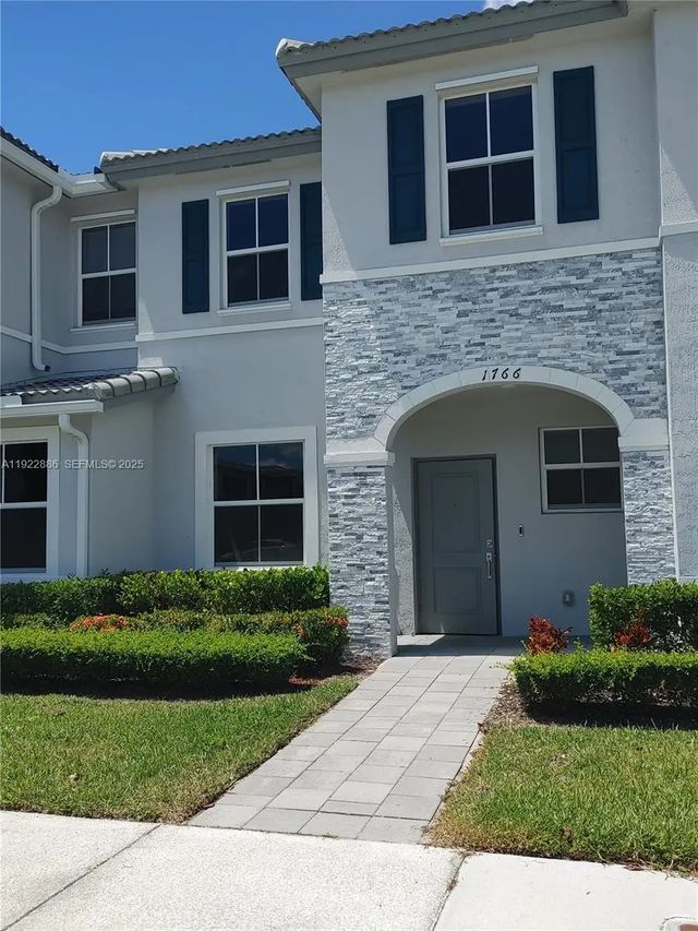 1766 Se 26th Road, Homestead