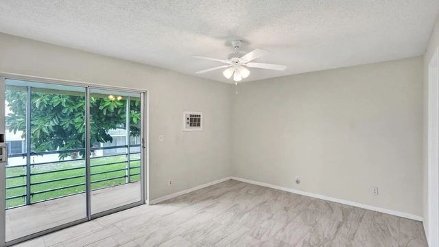 3 of 18 - 118 Sheffield E, West Palm Beach, FL