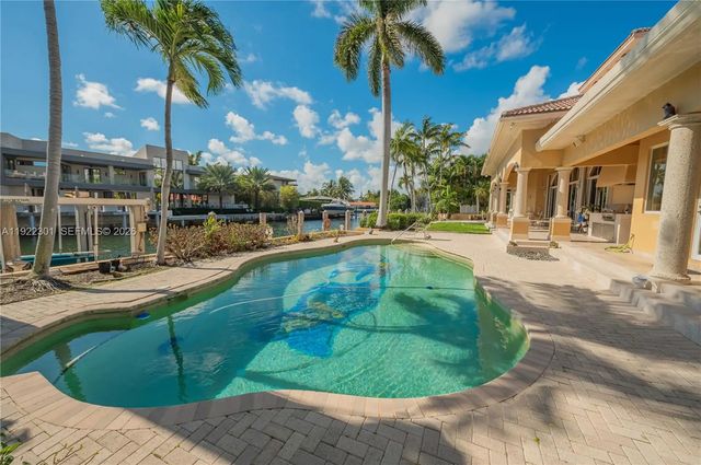 3 of 31 - 3220 Ne 165th Street, North Miami Beach, FL