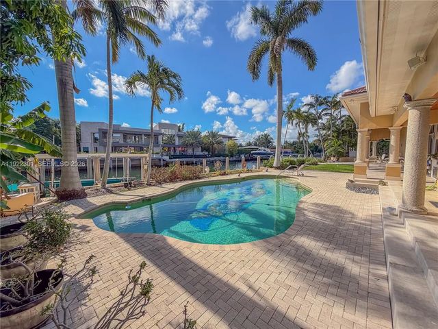 4 of 31 - 3220 Ne 165th Street, North Miami Beach, FL