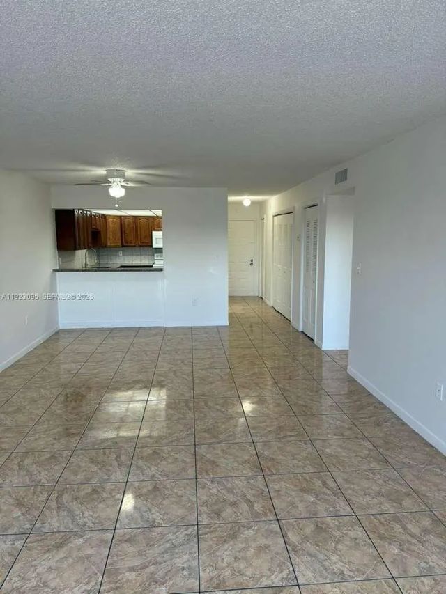 7000 Nw 186th Street #4-226, Hialeah