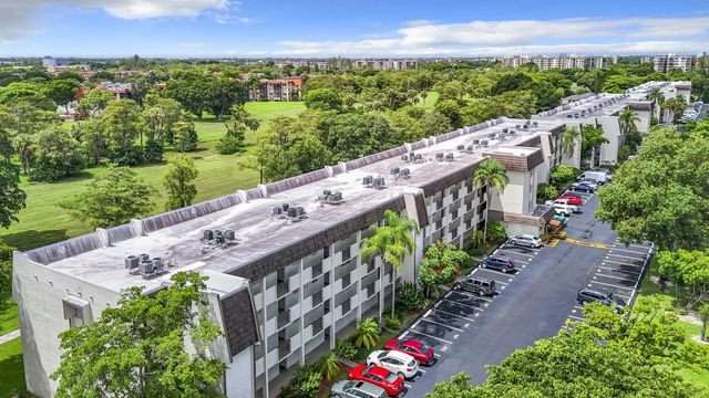 3 of 27 - 6080 Nw 44th Street #408, Lauderhill, FL