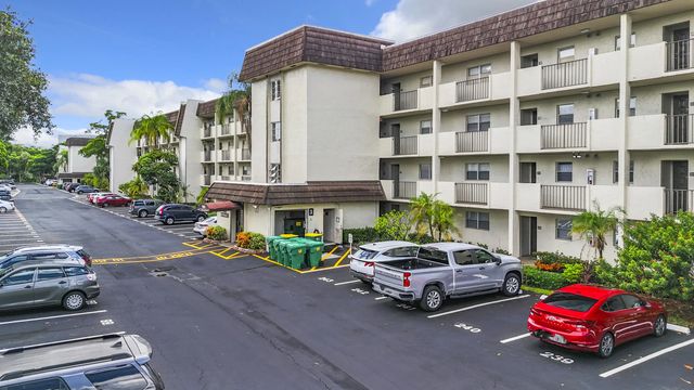 4 of 27 - 6080 Nw 44th Street #408, Lauderhill, FL