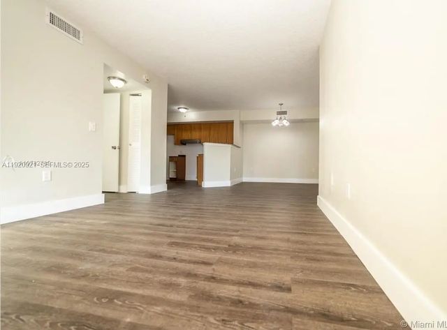 4 of 22 - 17622 Nw 25th Avenue #101, Miami Gardens, FL
