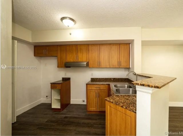 5 of 22 - 17622 Nw 25th Avenue #101, Miami Gardens, FL
