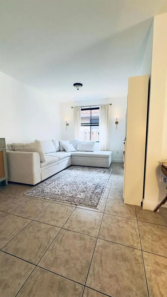 5 of 16 - 10131 Nw 10th Street, Miami, FL