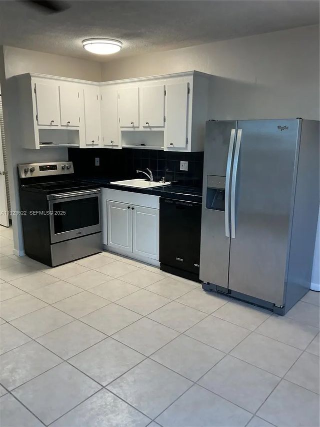 2 of 11 - 2716 Ne 30th Place #103c, Fort Lauderdale, FL