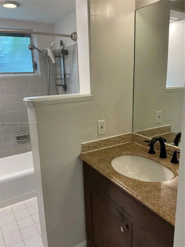 5 of 11 - 2716 Ne 30th Place #103c, Fort Lauderdale, FL