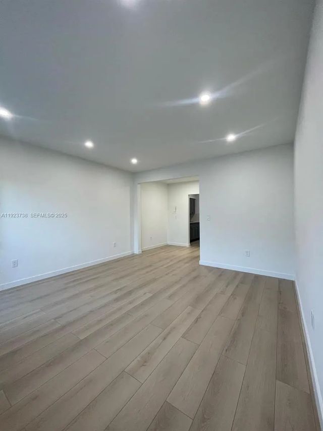 2 of 11 - 544 Michigan Avenue #10, Miami Beach, FL
