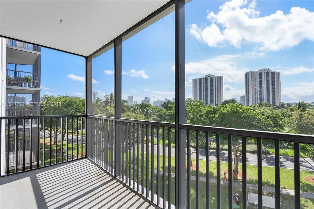 3101 N Country Club Drive #504, Aventura