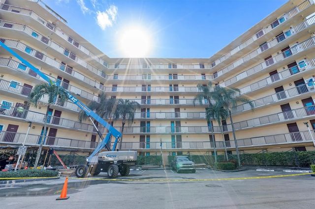 2 of 16 - 3101 N Country Club Drive #504, Aventura, FL