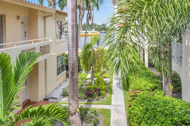 5 of 35 - 341 N Birch Road #204, Fort Lauderdale, FL