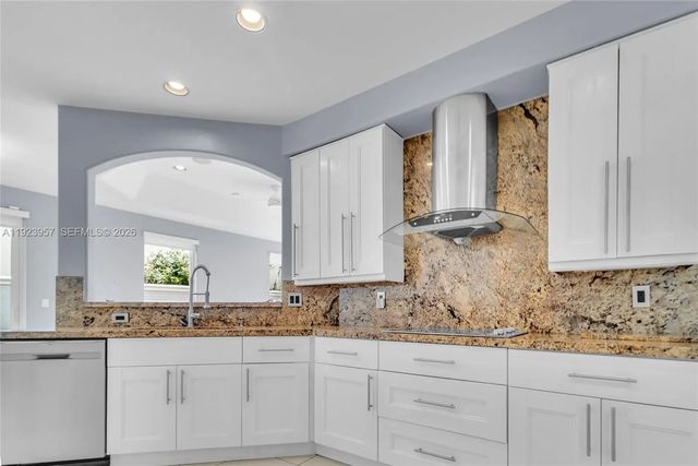 5 of 41 - 1547 Mariner Way, Hollywood, FL
