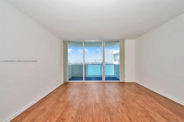 2 of 22 - 1200 West Avenue #1503, Miami Beach, FL
