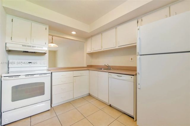 2 of 11 - 4600 Sw 67th Avenue #125, Miami, FL