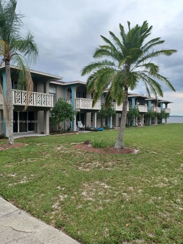 3 of 4 - 1015 Lakeview Drive, Sebring, FL