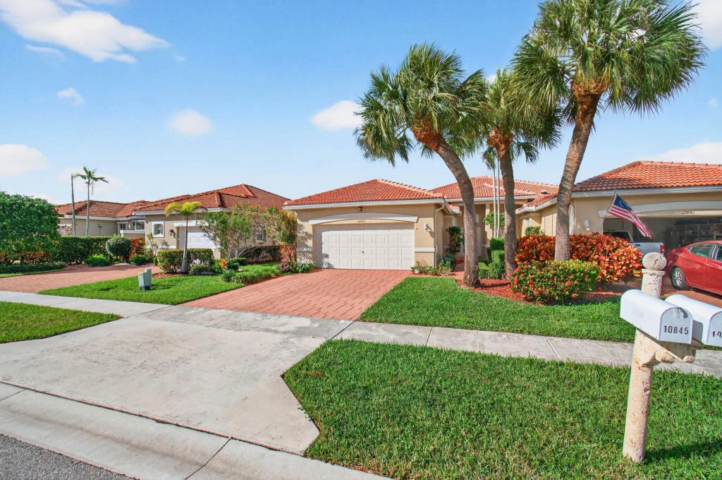 10845 Royal Caribbean Circle, Boynton Beach