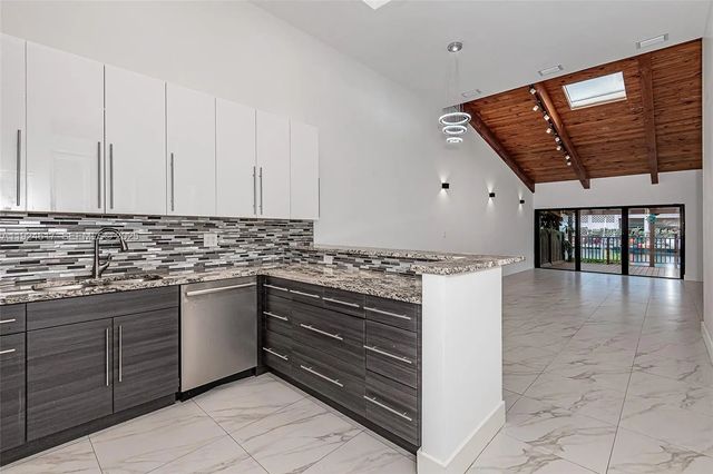 2 of 39 - 2621 S Parkview Drive, Hallandale Beach, FL