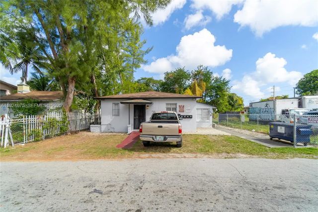 2 of 33 - 7525 Ne Miami Court, Miami, FL