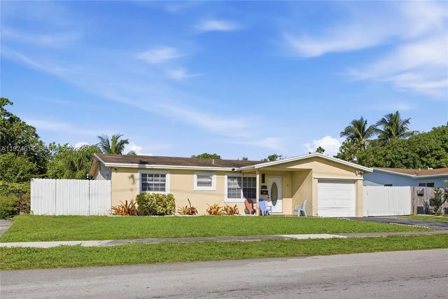 3 of 8 - 2211 Nw 46th Avenue, Lauderhill, FL