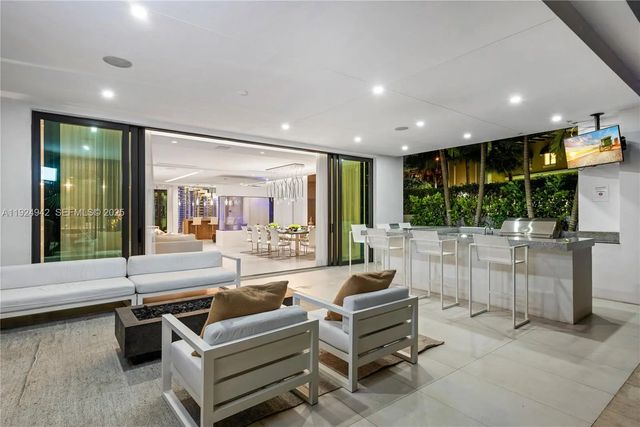 4 of 30 - 310 Se 11th Avenue, Fort Lauderdale, FL