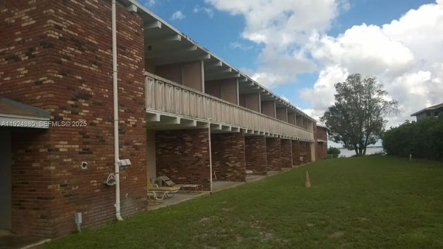 3 of 20 - 1001 Lakeview Drive, Sebring, FL