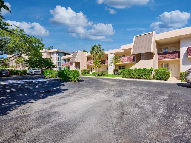 5 of 47 - 3001 S Palm Aire Drive #107, Pompano Beach, FL