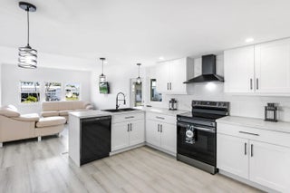 Photo of Listing #R11145220