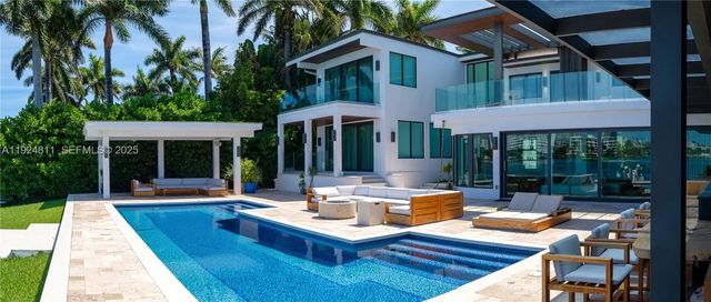 327 E Rivo Alto Drive, Miami Beach