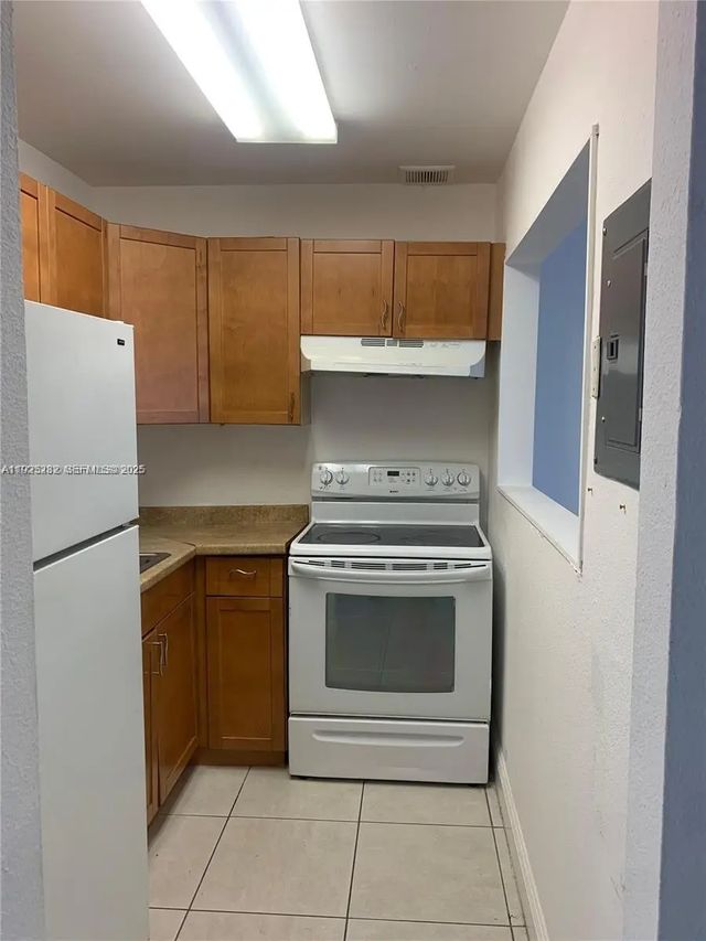 3 of 19 - 241 Se 9th Avenue #106, Pompano Beach, FL