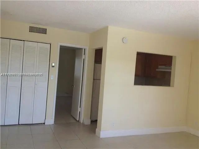 5 of 19 - 241 Se 9th Avenue #106, Pompano Beach, FL