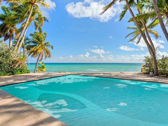 555 Ocean Boulevard, Golden Beach