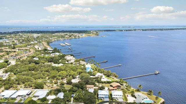 5 of 67 - 1023 Ne Orange Avenue, Jensen Beach, FL