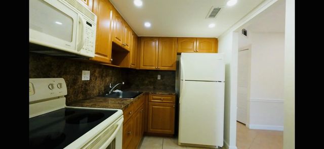 5 of 14 - 9101 Sunrise Lakes Boulevard, Sunrise, FL
