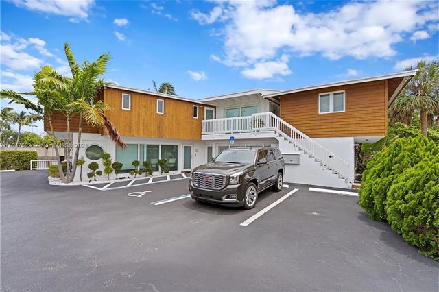 2 of 40 - 2200 Ne 26th Street, Wilton Manors, FL