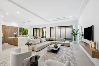 Photo of Listing #F10537058