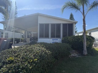 Photo of Listing #R11145473