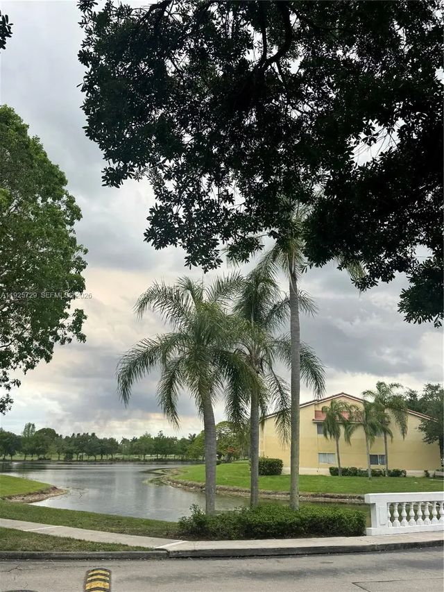 3 of 25 - 12650 Vista Isles Drive #923, Sunrise, FL