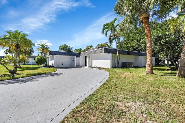 2 of 28 - 4603 King Palm Drive, Tamarac, FL