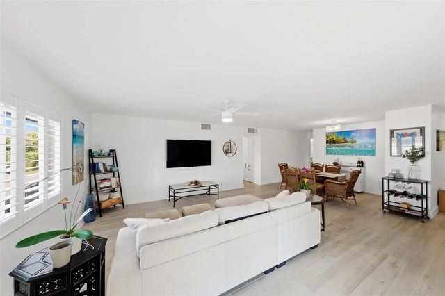4 of 30 - 1450 N Riverside Drive #201, Pompano Beach, FL