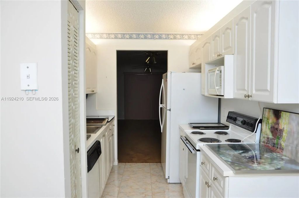 13000 Sw 15th Court #411u, Pembroke Pines