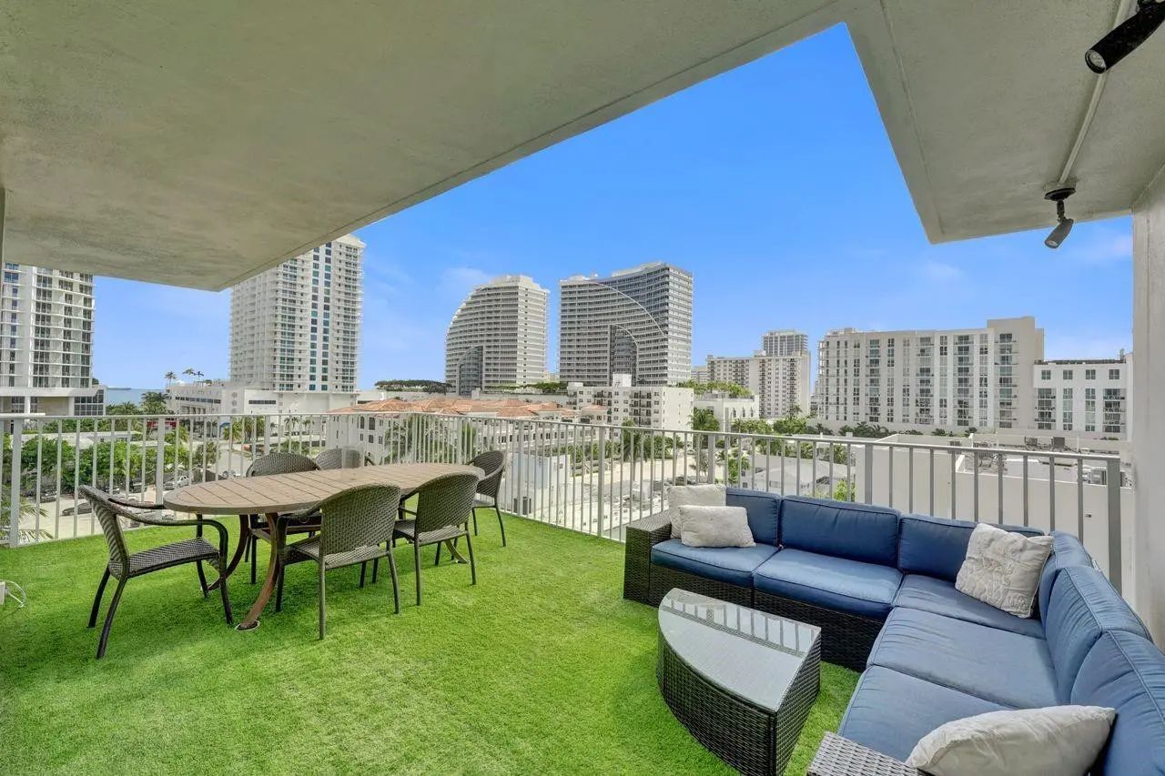 524 Orton Avenue #702, Fort Lauderdale