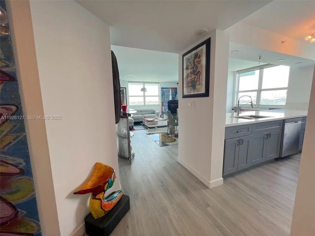 4 of 37 - 650 West Avenue #1001, Miami Beach, FL